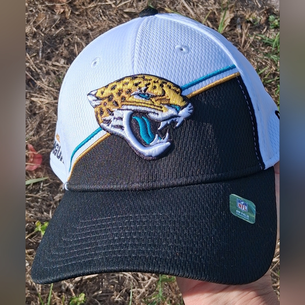 Jaguars  NFL New Era 39Thirty Hat Size Large/XLarge